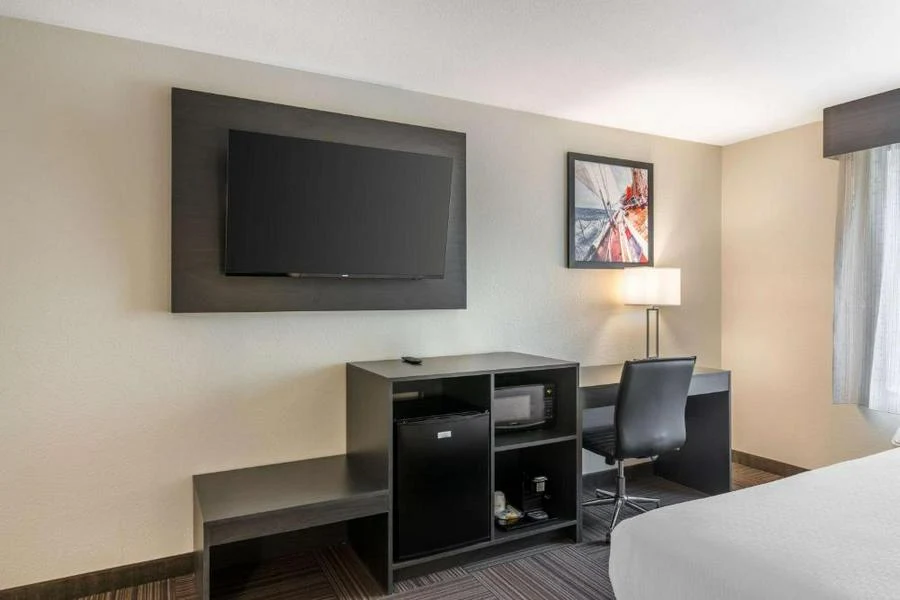 Best Western interior painting project photo 3